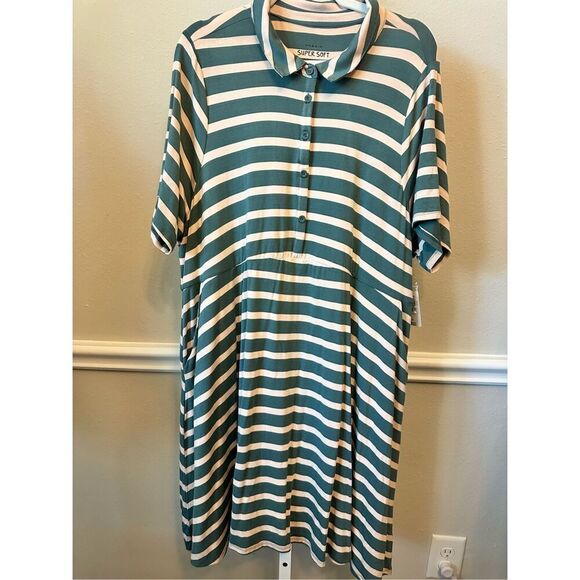 Torrid Super Soft Green Stripe Polo Skater Dress Size 3 NWT - Picture 2 of 5